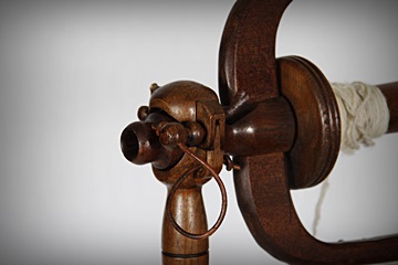 Detalle de rueca antigua